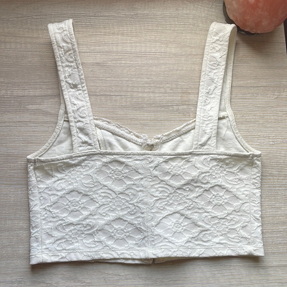 UO Front-Clasp Crop - Picture 6 of 12